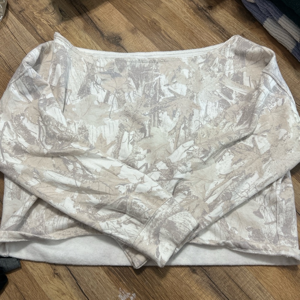 Hollister Beige and Cream Patterned Top
